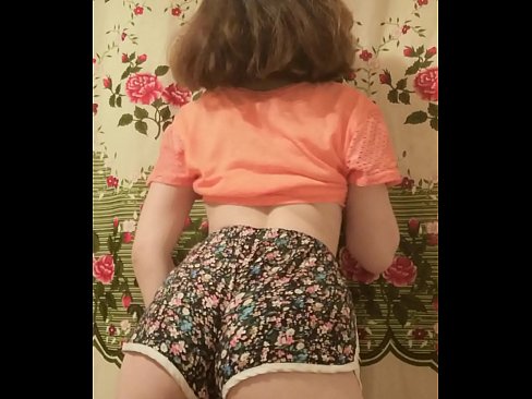 ❤️ מותק צעיר סקסי פושט את המכנסיים הקצרים במצלמה ❤❌ סרטון מזוין ב-iw.sexera.ru ﹏